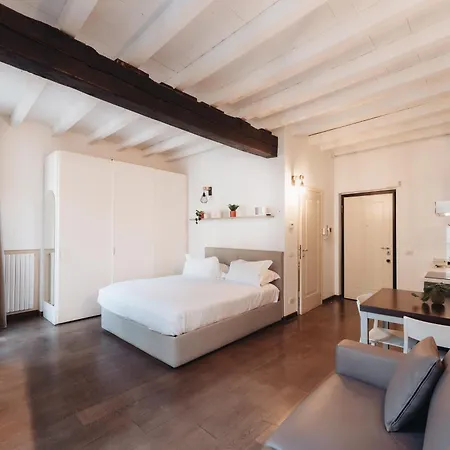 Charming Milan Apartments Brera - Madonnina Exterior photo