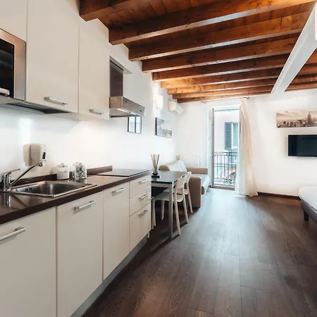 Charming Milan Apartments Brera - Madonnina Exterior photo