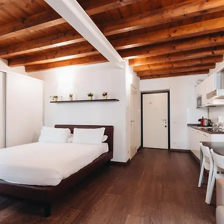 Charming Milan Apartments Brera - Madonnina Exterior photo